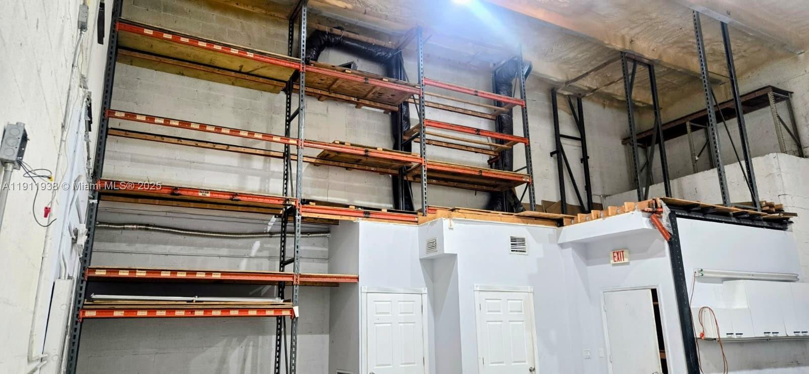 118  /   sq. ft. $ 2025-11-11 0 Photo