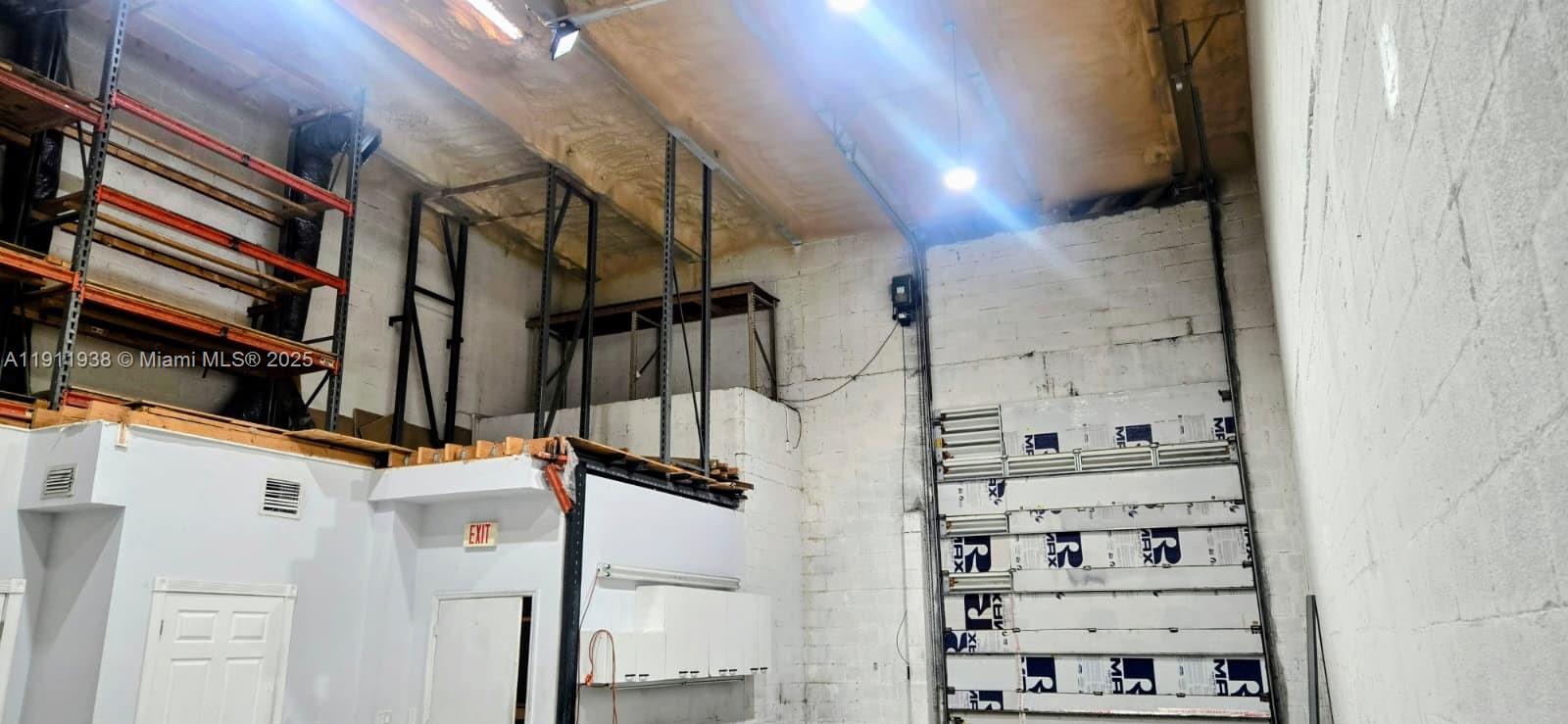 118  /   sq. ft. $ 2025-11-11 0 Photo