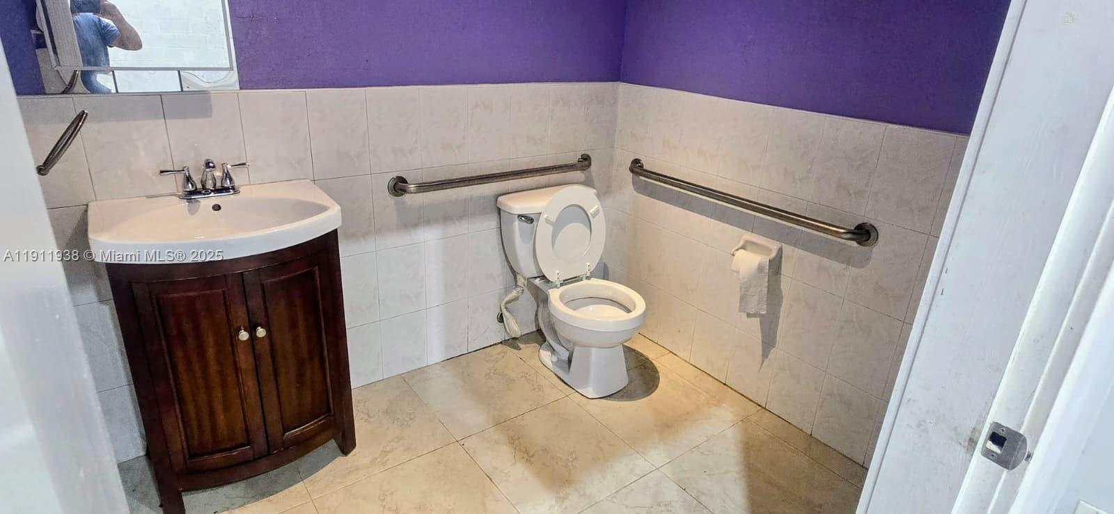 118  /   sq. ft. $ 2025-11-11 0 Photo