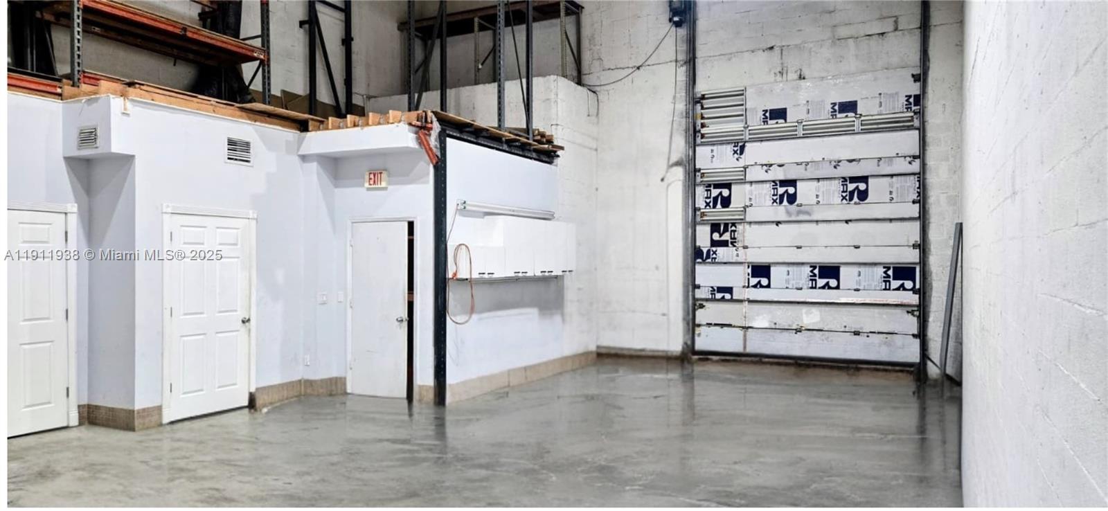 118  /   sq. ft. $ 2025-11-11 0 Photo