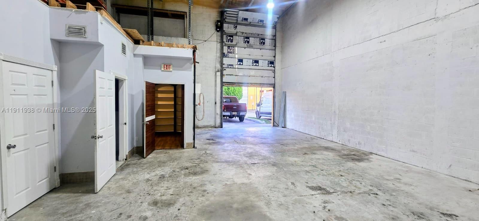 118  /   sq. ft. $ 2025-11-11 0 Photo