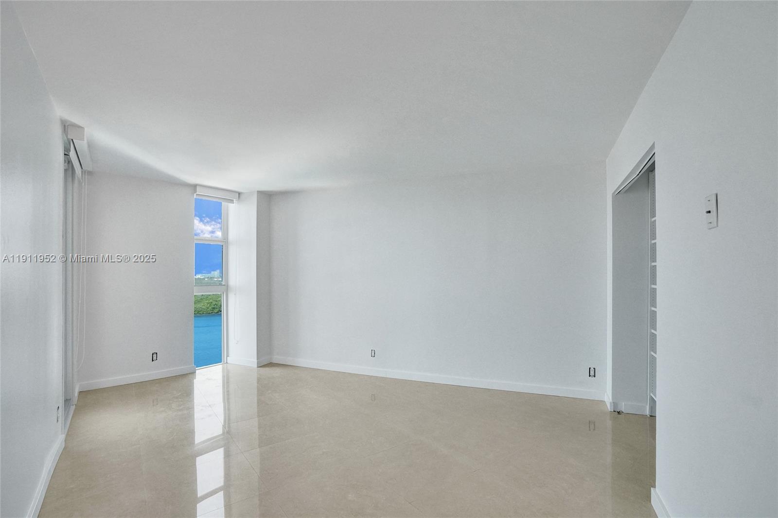 2121 2 / 2 1357 sq. ft. $ 2025-11-11 0 foto