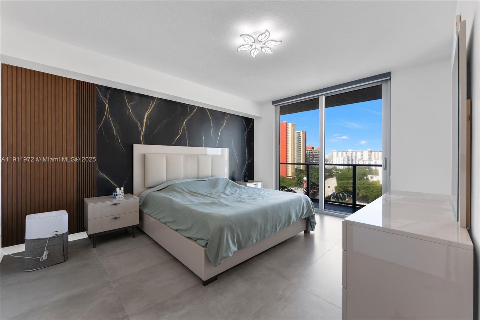 4-905 2 / 3 1541 sq. ft. $ 2025-11-11 0 foto