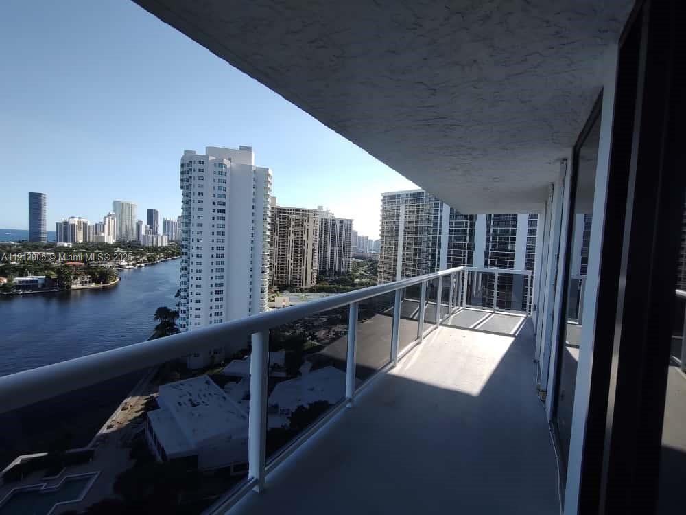 Photo of 20515 Country Club Dr  #2047, Aventura, Florida, 33180 - 