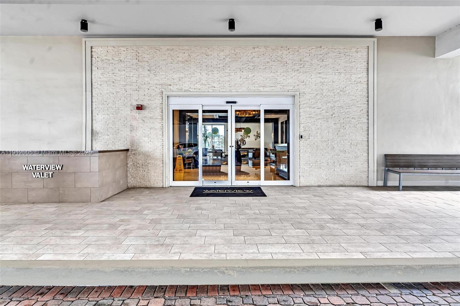 Photo of 20515 Country Club Dr  #2047, Aventura, Florida, 33180 - 