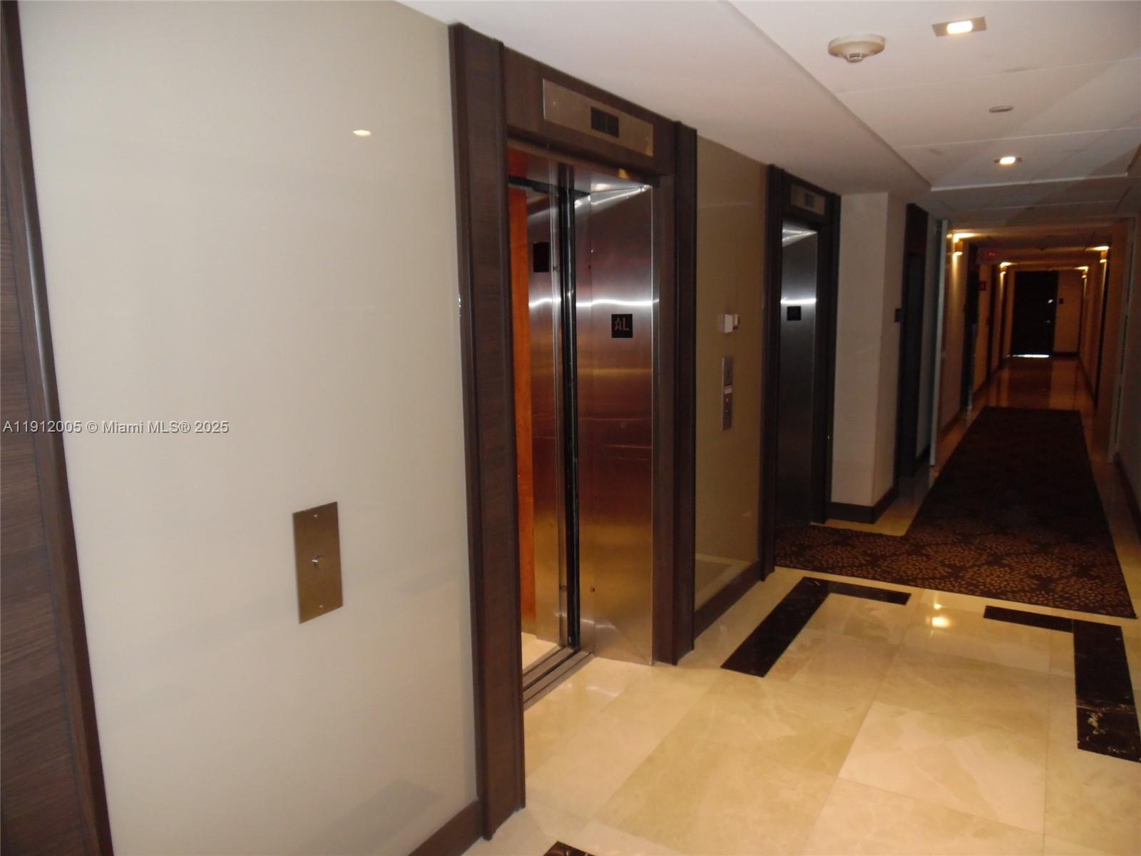 Photo of 20515 Country Club Dr  #2047, Aventura, Florida, 33180 - 