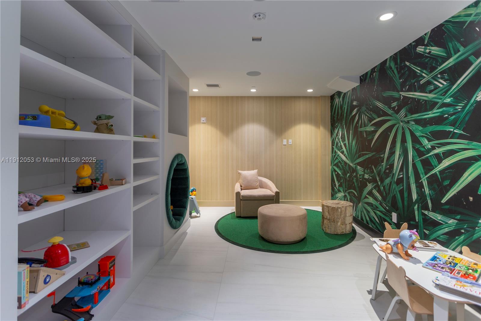 1404 2 / 3 1382 sq. ft. $ 2025-11-11 0 Photo