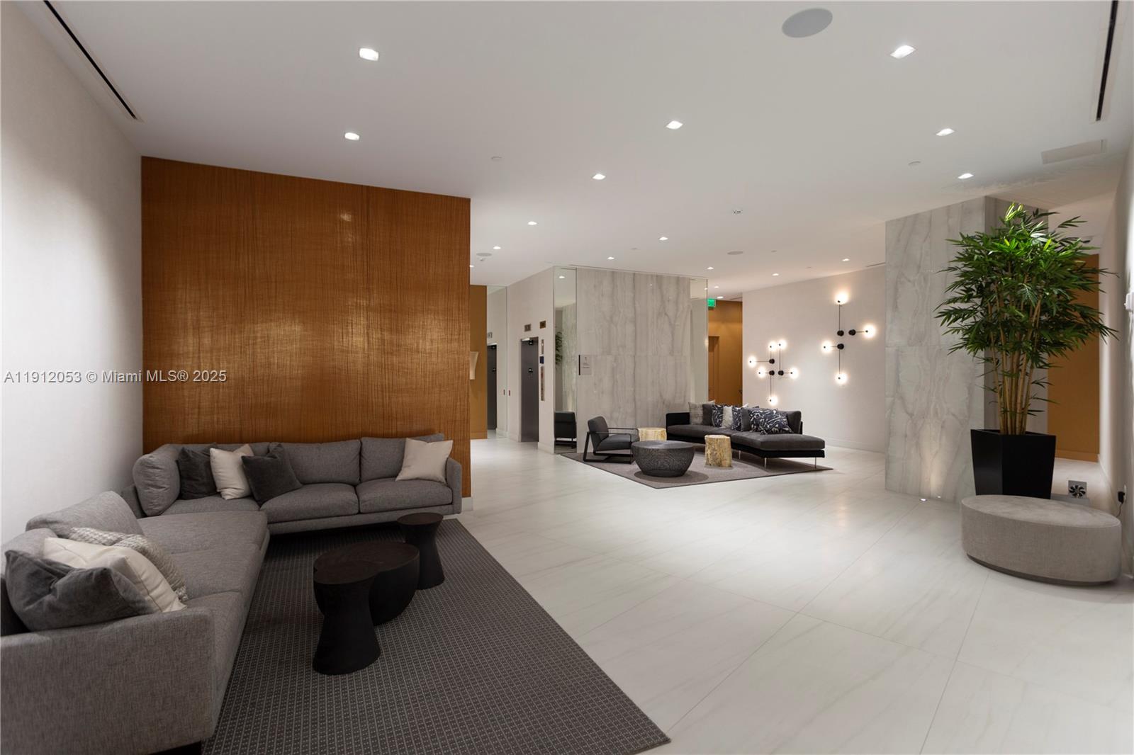 1404 2 / 3 1382 sq. ft. $ 2025-11-11 0 Photo