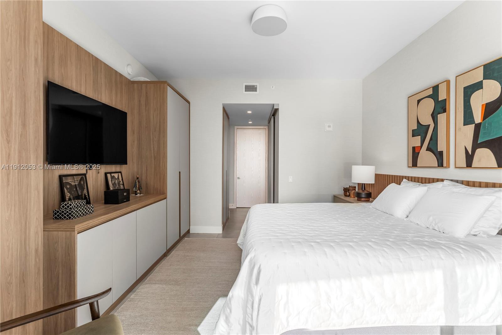 1404 2 / 3 1382 sq. ft. $ 2025-11-11 0 Photo