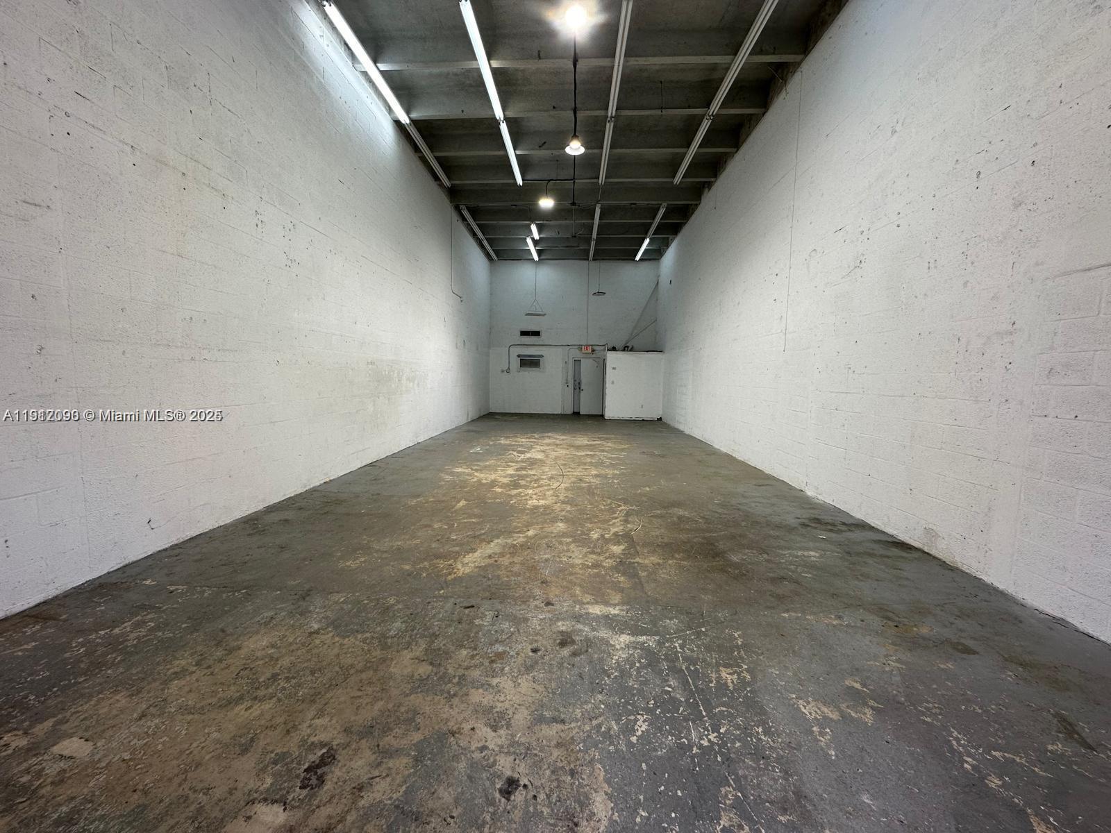 See details 18 / sq. ft. $ 2025-11-11 0 Photo