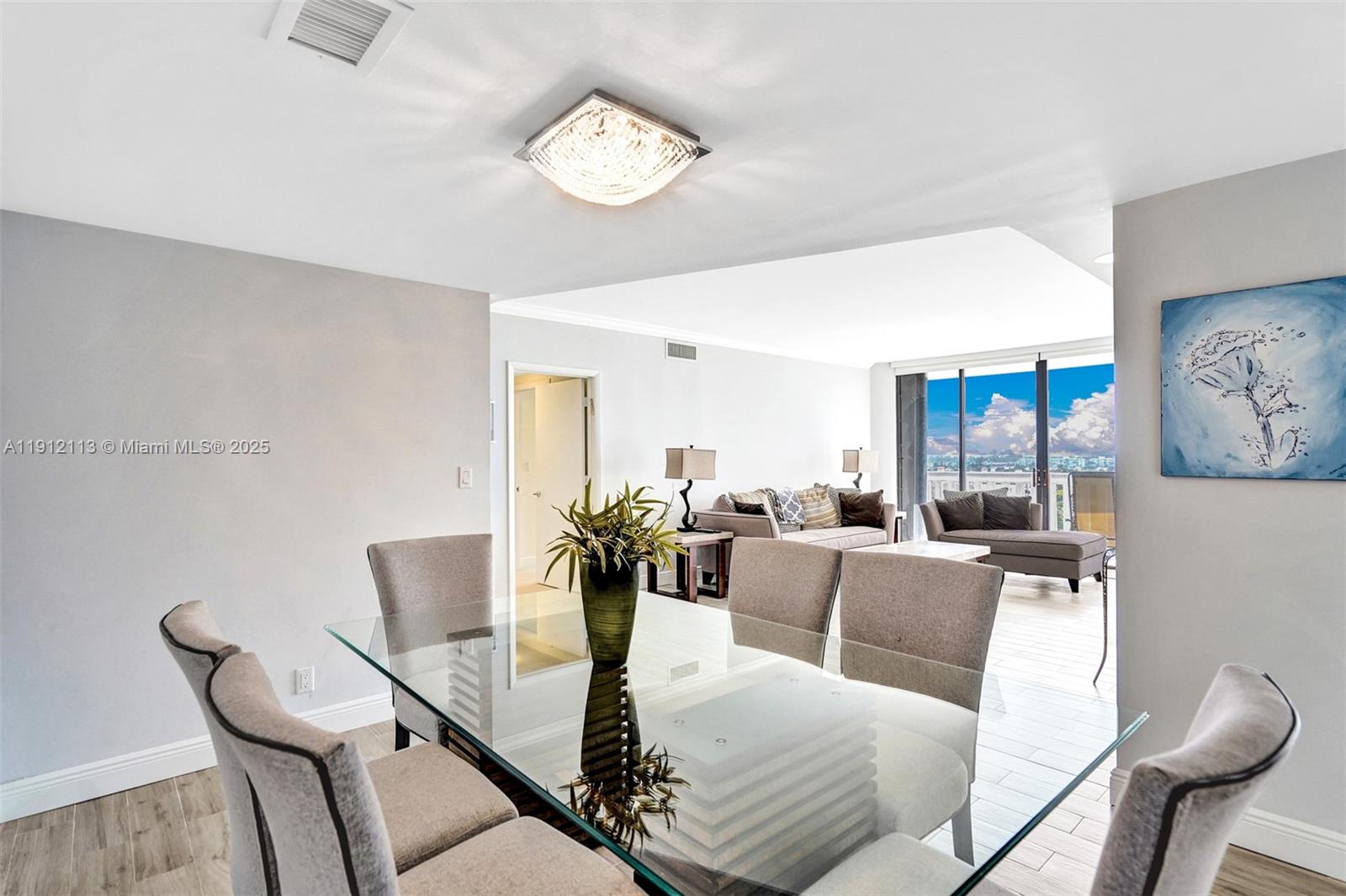 See details 903 2 / 2 1520 sq. ft. $ 2025-11-11 0 Photo