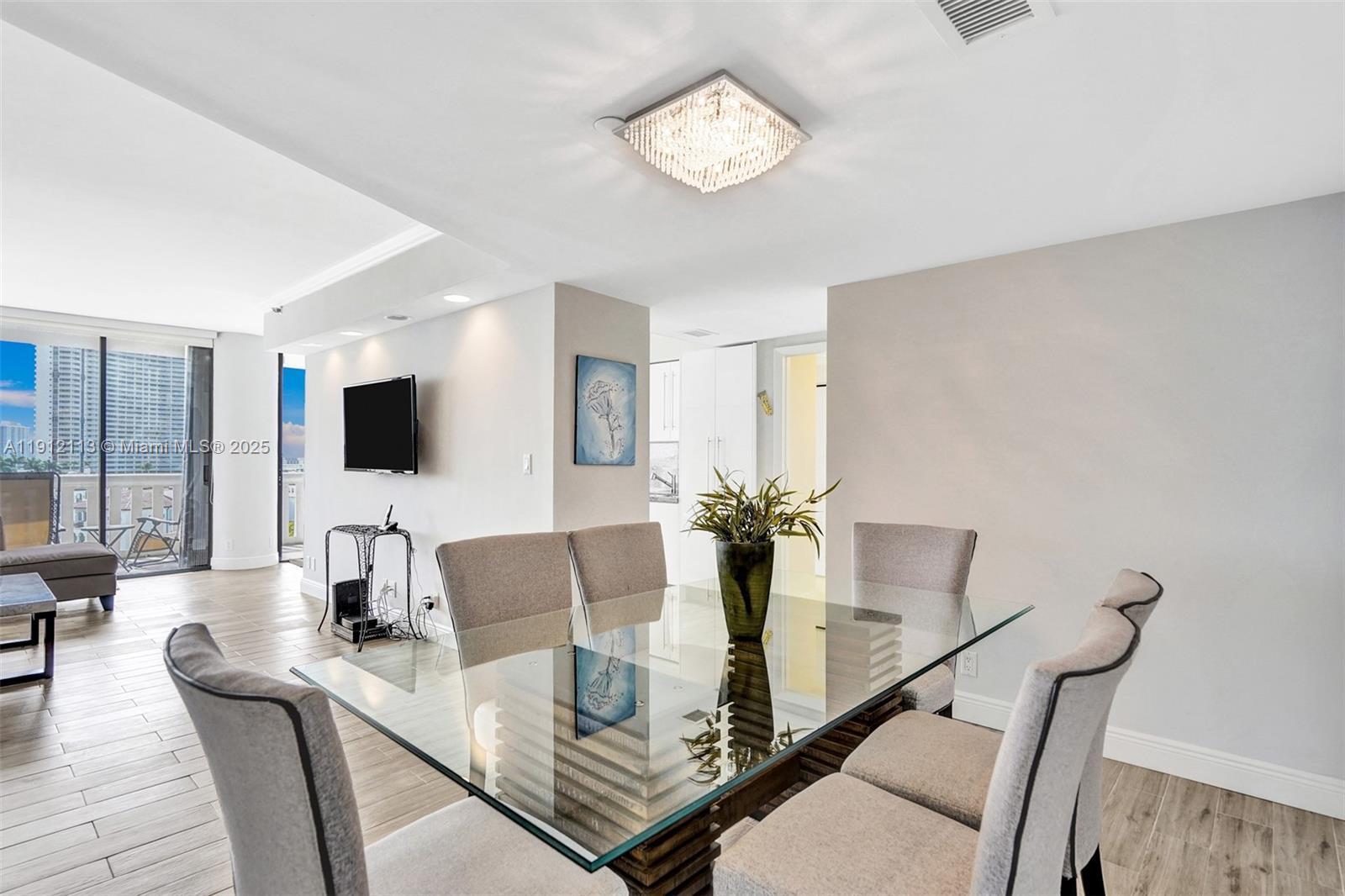 See details 903 2 / 2 1520 sq. ft. $ 2025-11-11 0 Photo