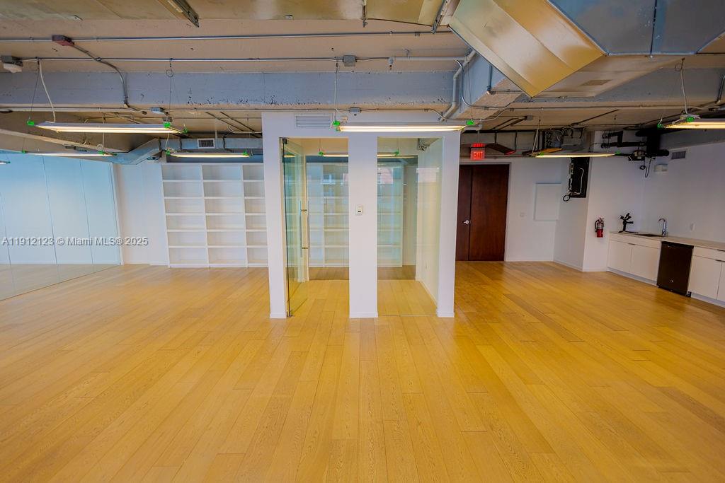 507  /   sq. ft. $ 2025-11-11 0 Photo