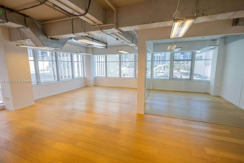 507  /   sq. ft. $ 2025-11-11 0 Photo