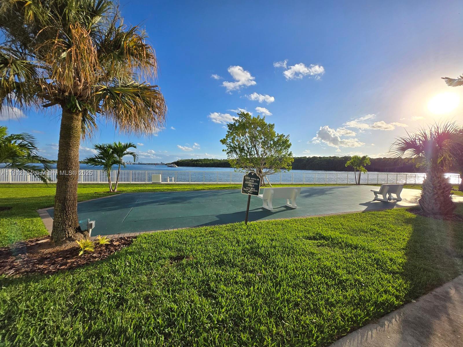 1611 1 / 2 762 кв.футов $ 2025-11-11 0 Фото