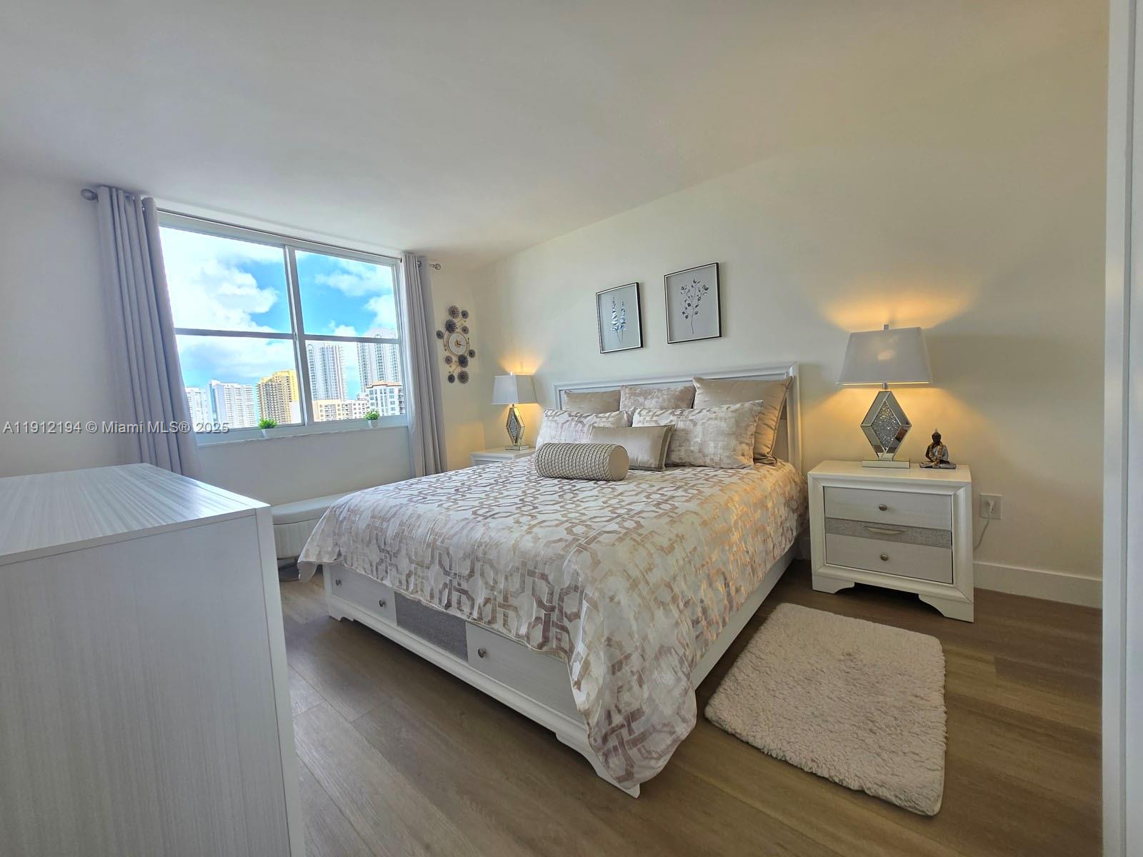 1611 1 / 2 762 кв.футов $ 2025-11-11 0 Фото