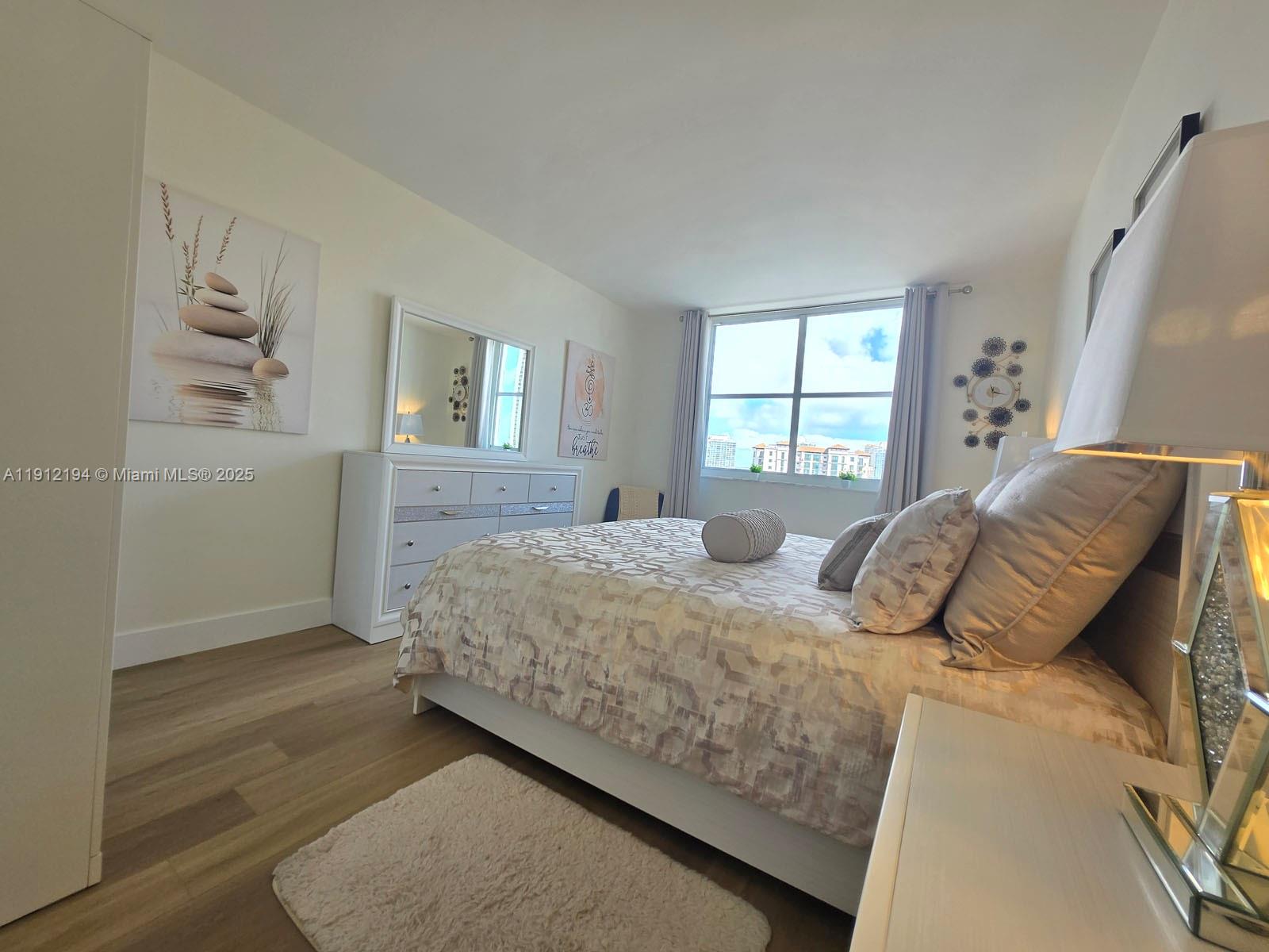 1611 1 / 2 762 кв.футов $ 2025-11-11 0 Фото