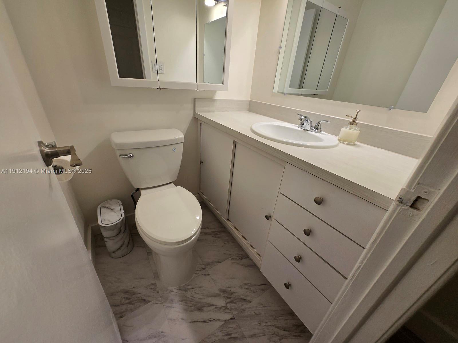 1611 1 / 2 762 кв.футов $ 2025-11-11 0 Фото