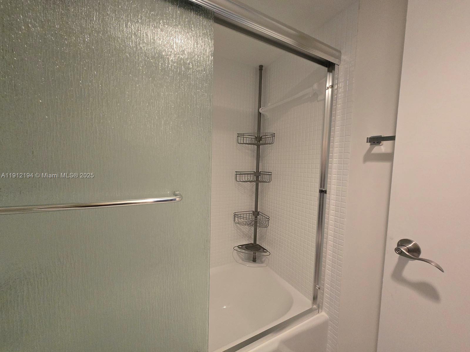 1611 1 / 2 762 кв.футов $ 2025-11-11 0 Фото