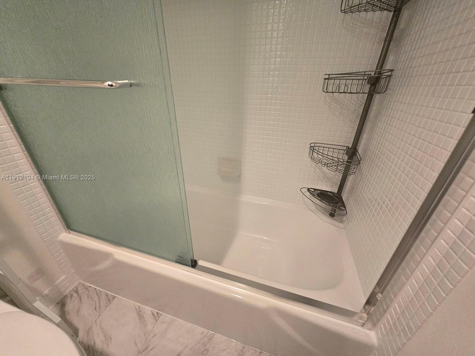 1611 1 / 2 762 кв.футов $ 2025-11-11 0 Фото