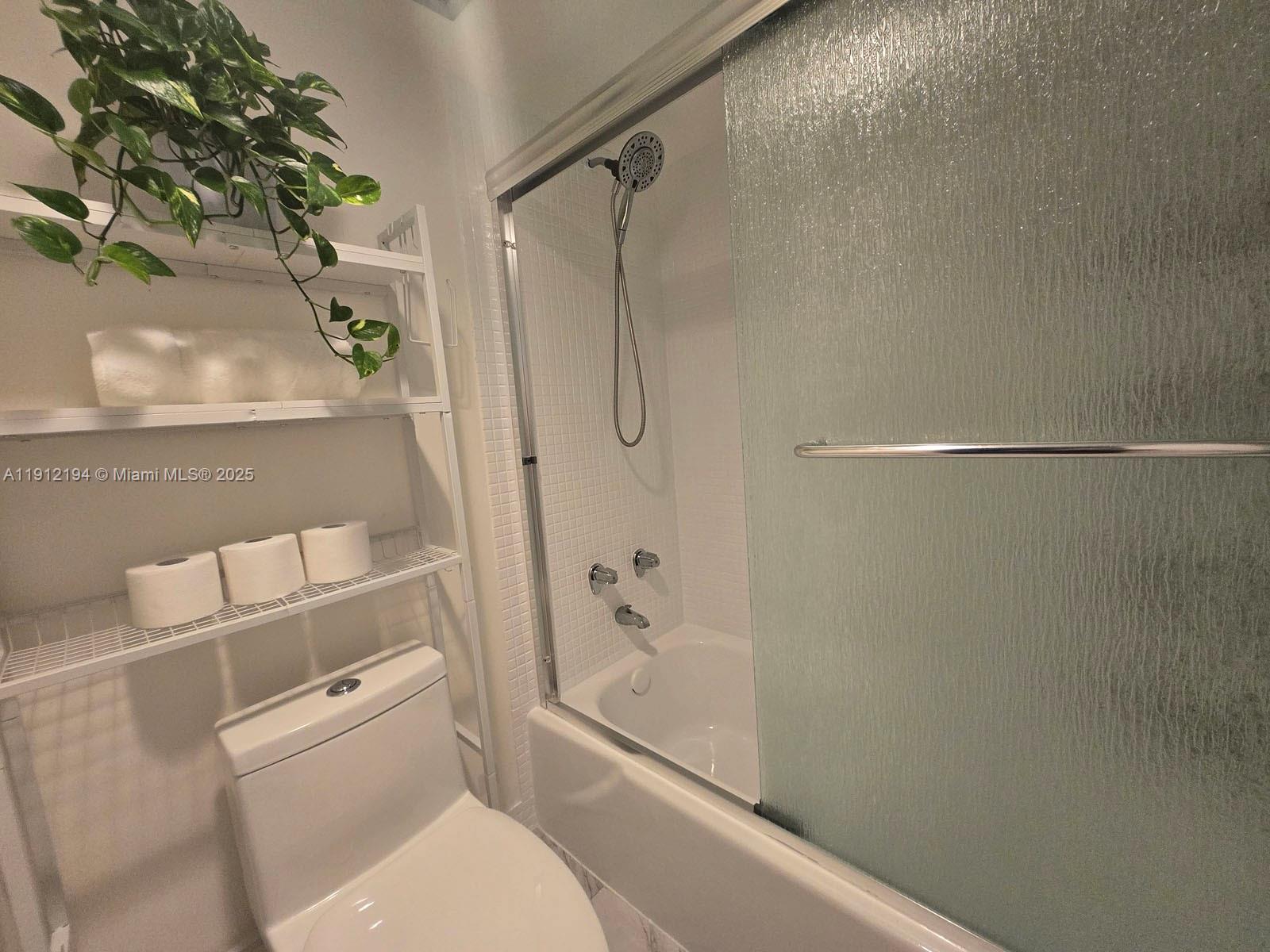 1611 1 / 2 762 кв.футов $ 2025-11-11 0 Фото