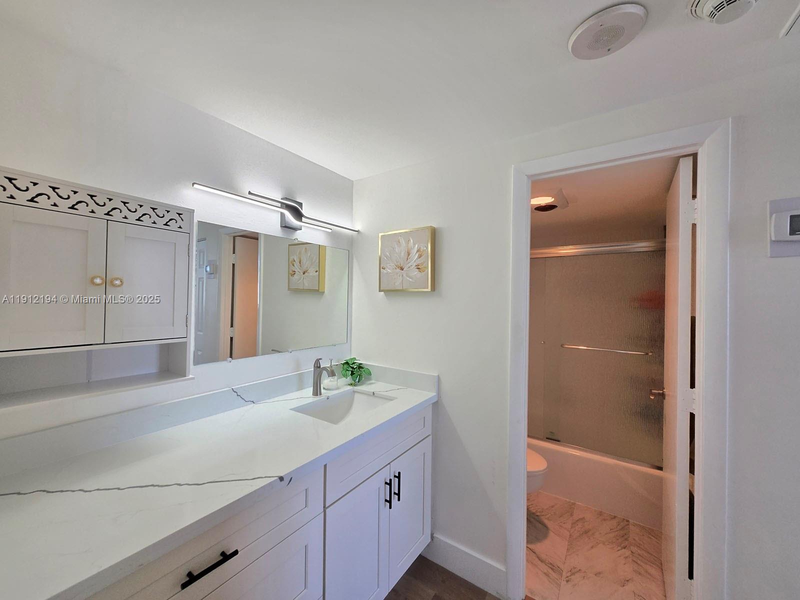 1611 1 / 2 762 кв.футов $ 2025-11-11 0 Фото