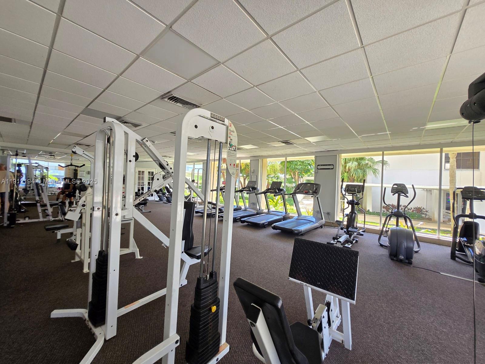 1611 1 / 2 762 кв.футов $ 2025-11-11 0 Фото