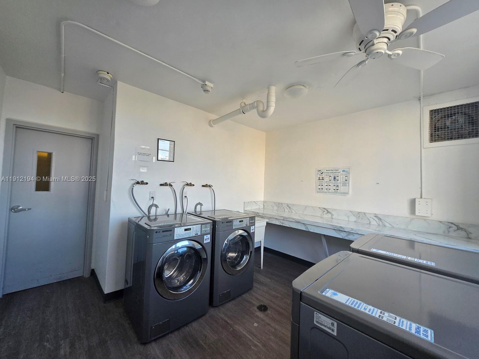 1611 1 / 2 762 кв.футов $ 2025-11-11 0 Фото