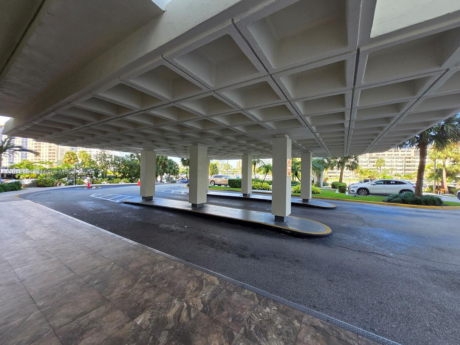 1611 1 / 2 762 кв.футов $ 2025-11-11 0 Фото