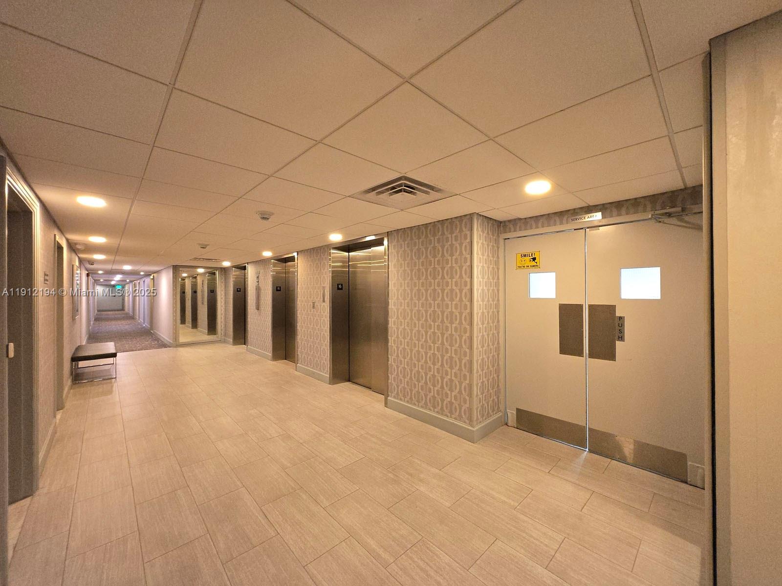 1611 1 / 2 762 кв.футов $ 2025-11-11 0 Фото