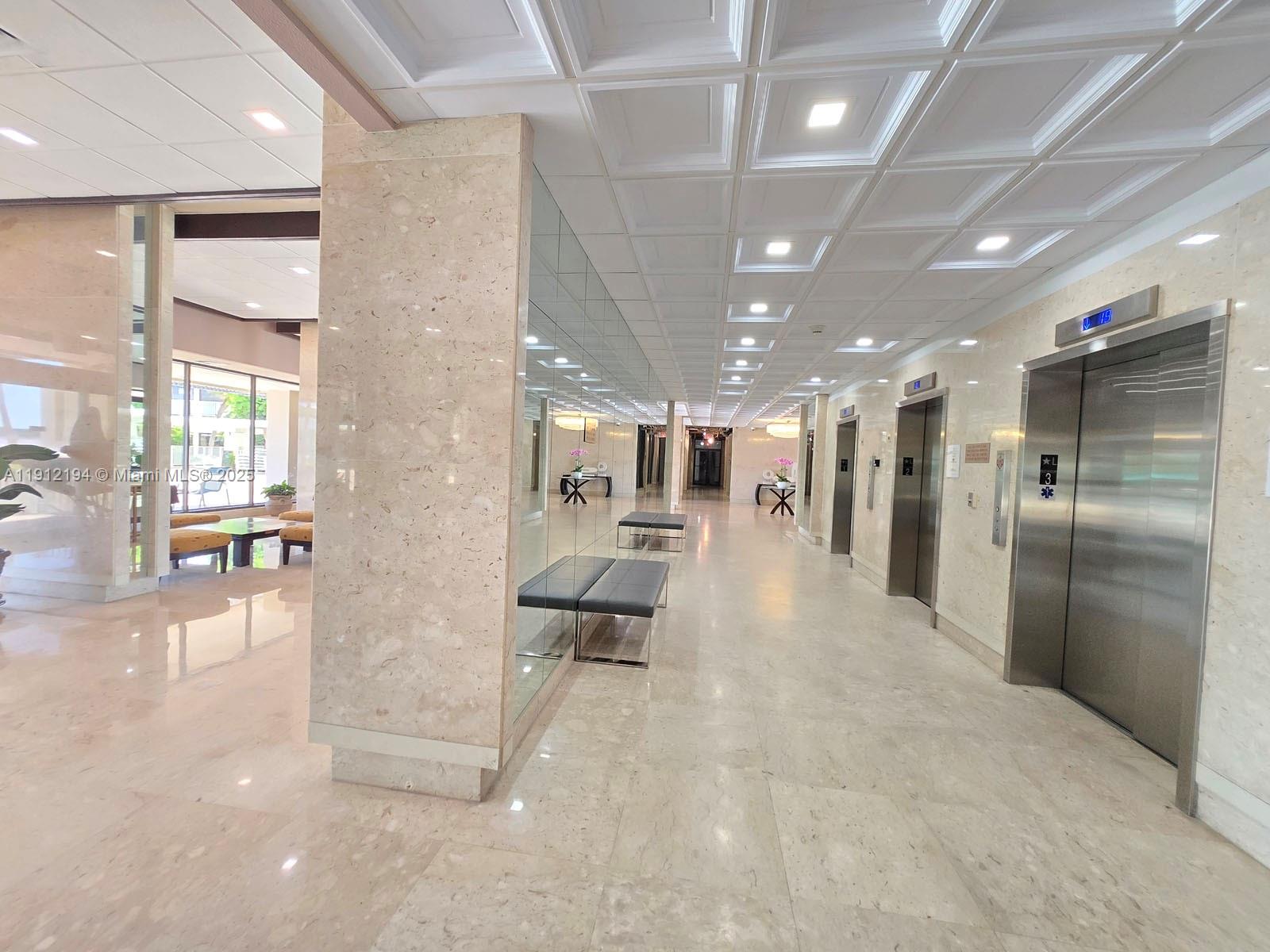 1611 1 / 2 762 кв.футов $ 2025-11-11 0 Фото