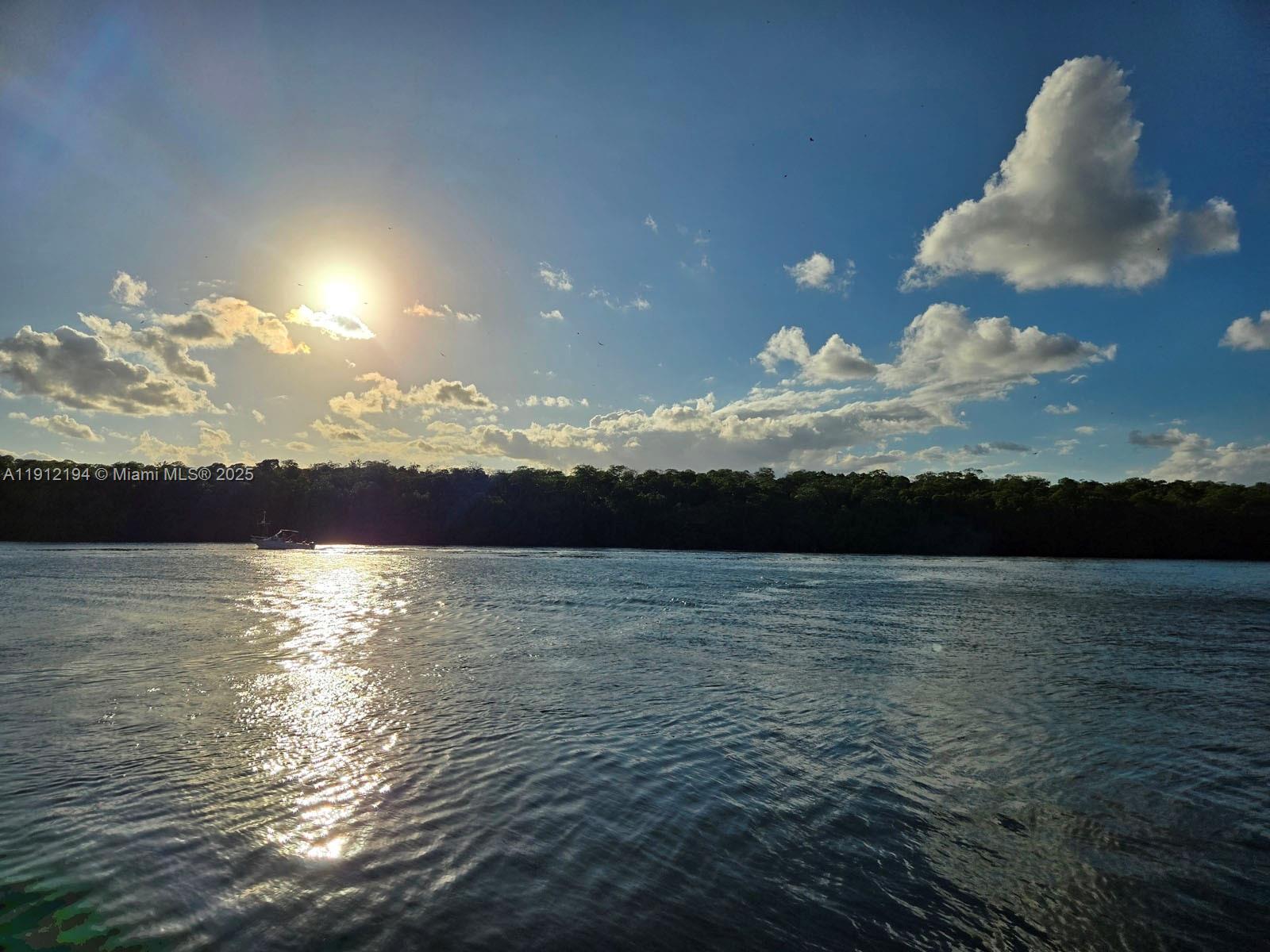 1611 1 / 2 762 кв.футов $ 2025-11-11 0 Фото