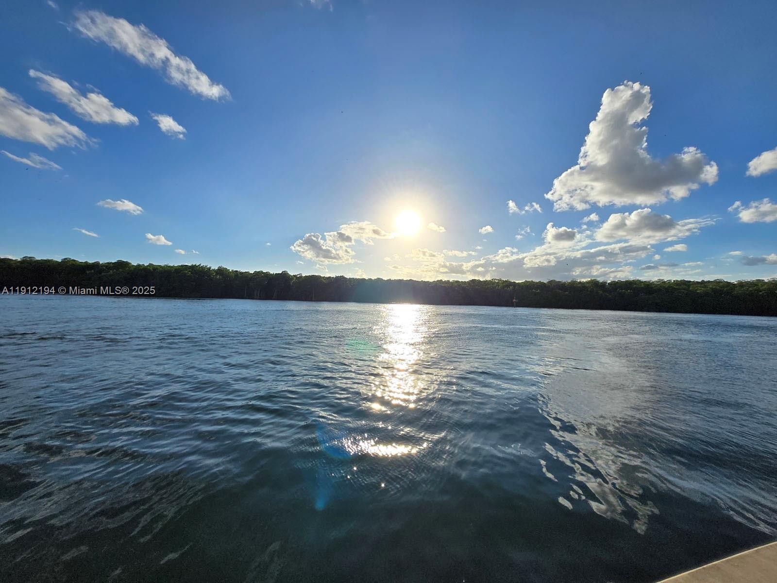 1611 1 / 2 762 кв.футов $ 2025-11-11 0 Фото