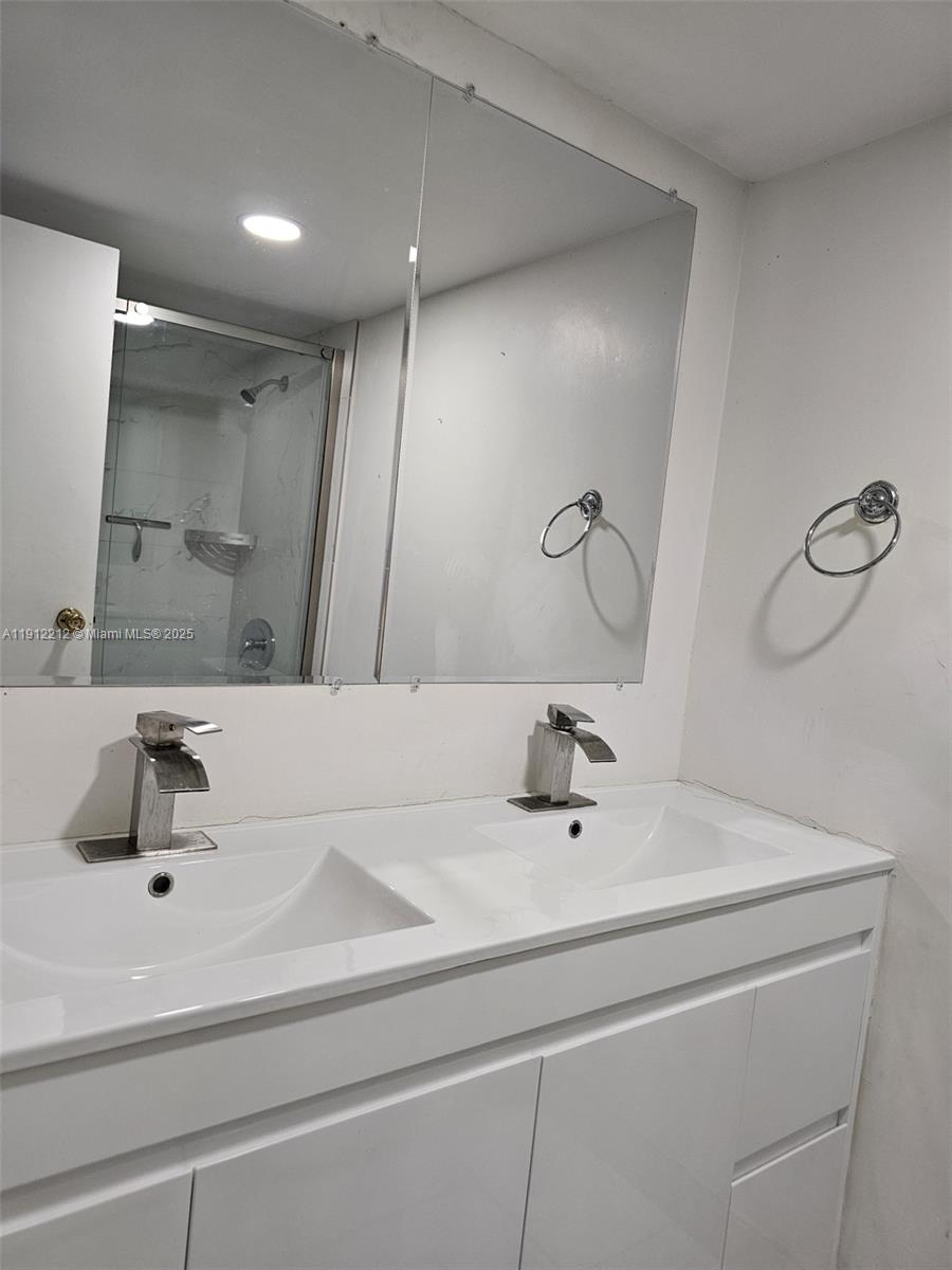 Photo of 2000 Atlantic Shores Blvd #104, Hallandale Beach, Florida, 33009 -