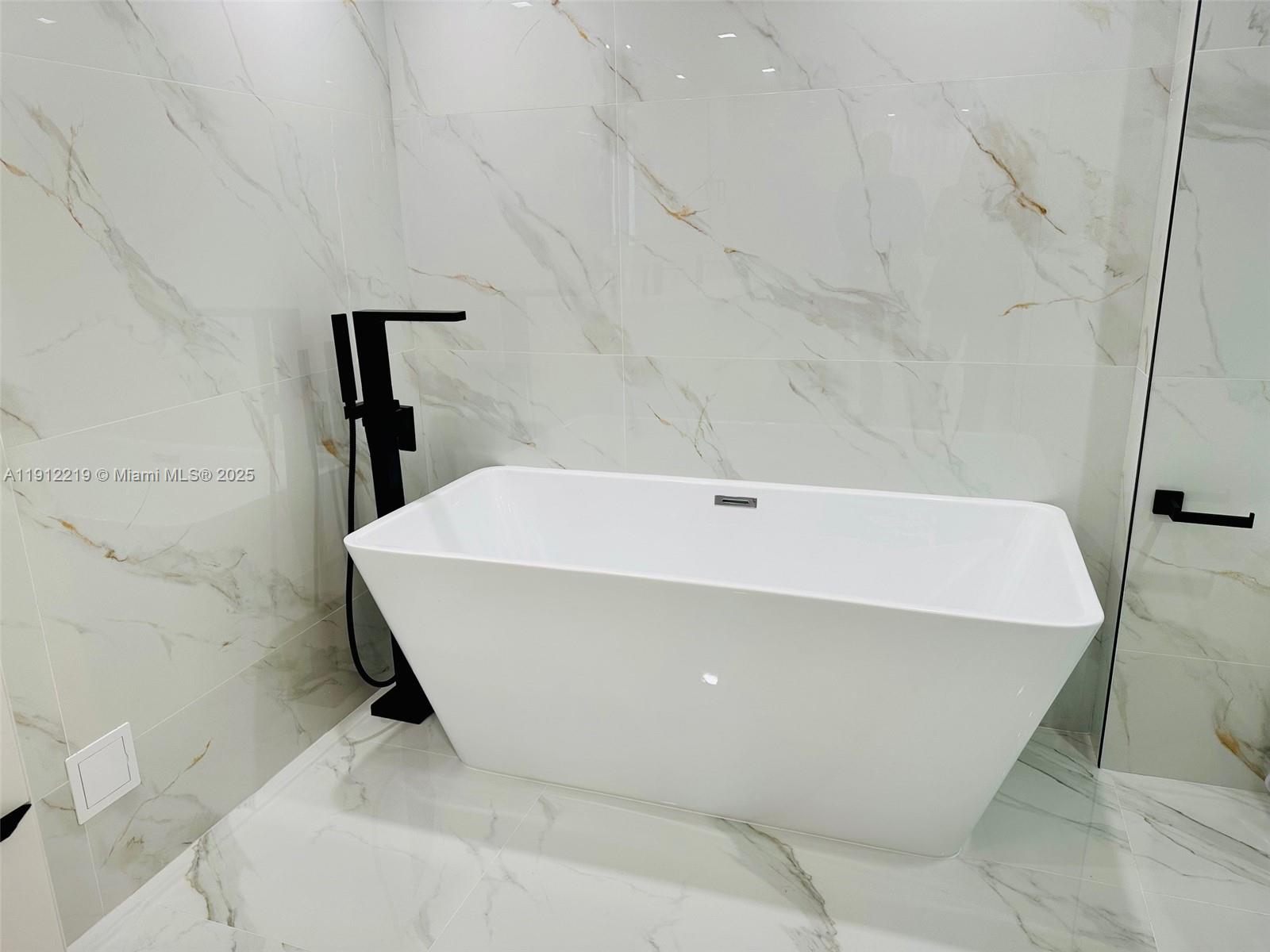 Photo of 3500 Mystic Pointe Dr  #1107, Aventura, Florida, 33180 - 