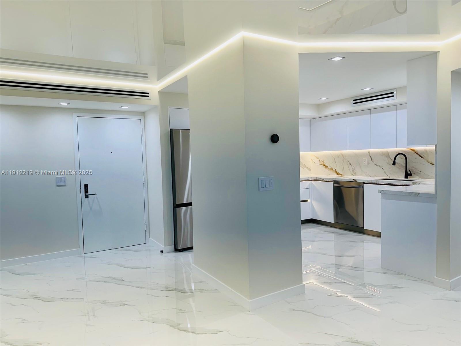 Photo of 3500 Mystic Pointe Dr  #1107, Aventura, Florida, 33180 - 