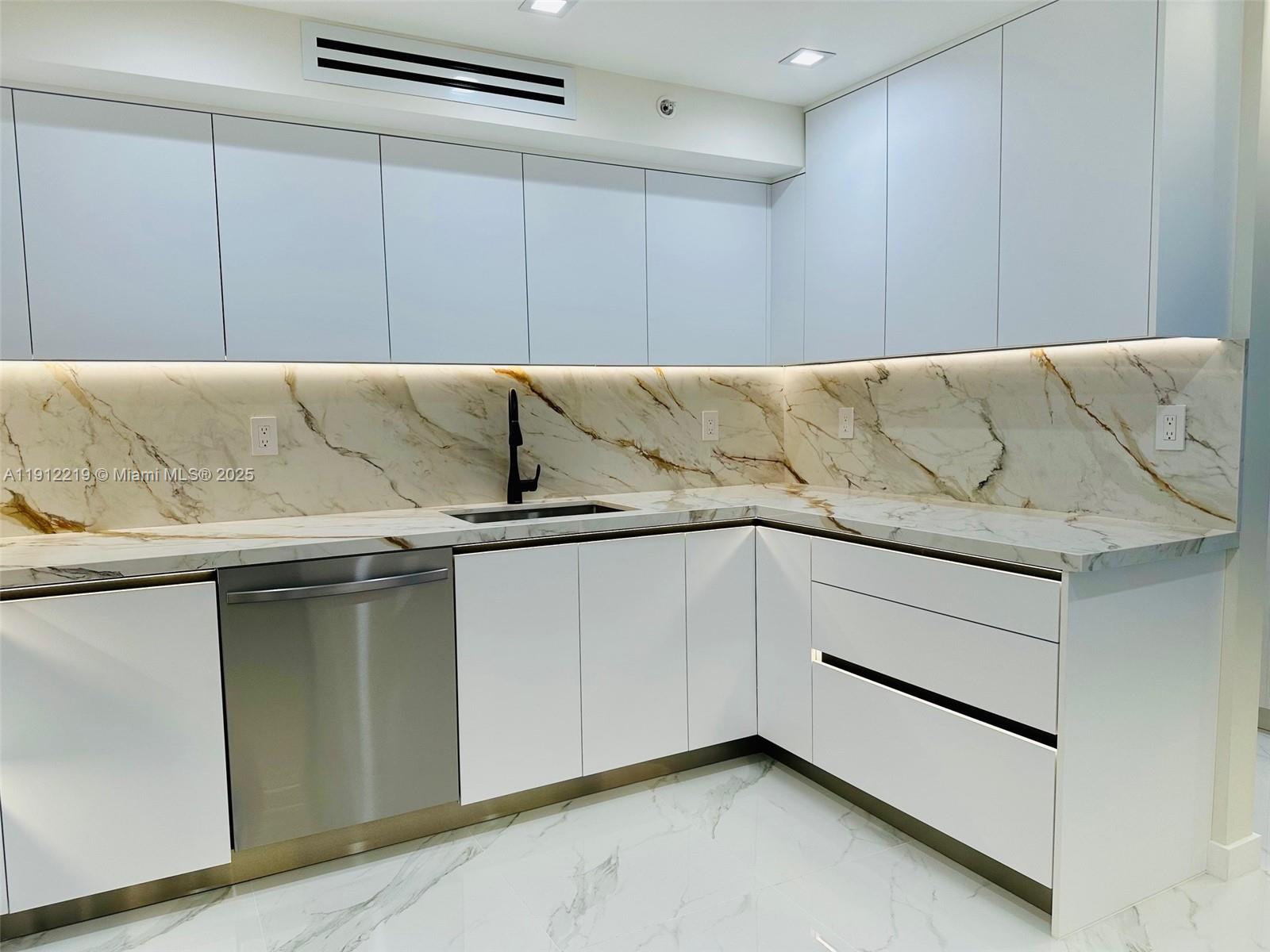 Photo of 3500 Mystic Pointe Dr  #1107, Aventura, Florida, 33180 - 