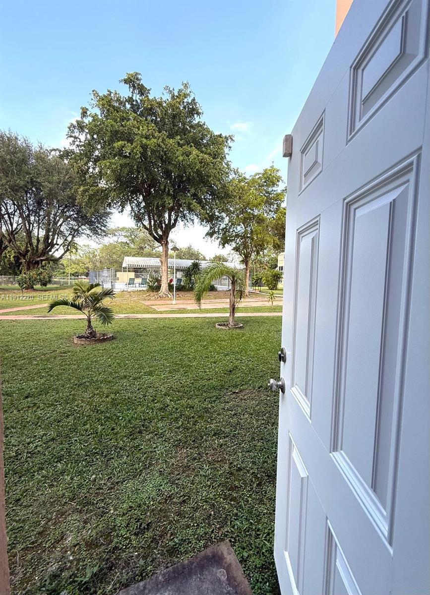F110 1 / 2 898 sq. ft. $ 2025-11-11 0 foto