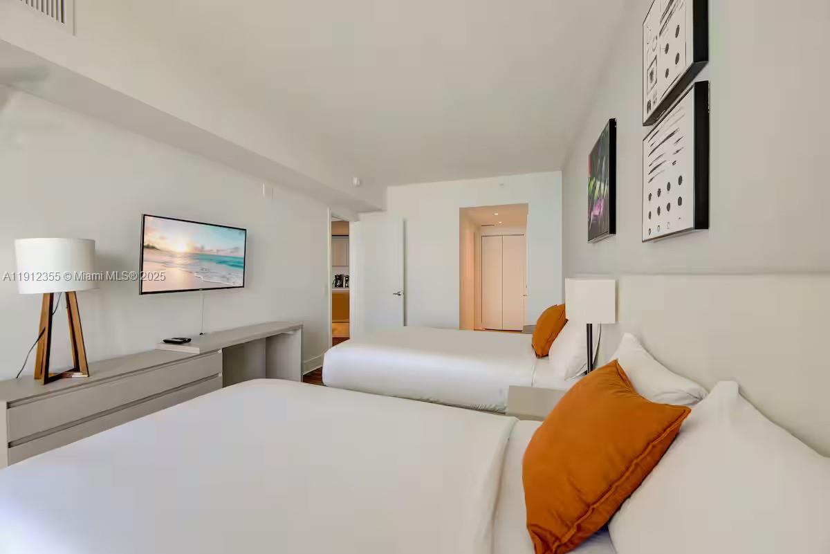 3808 2 / 2 1179 кв.футов $ 2025-11-11 0 Фото