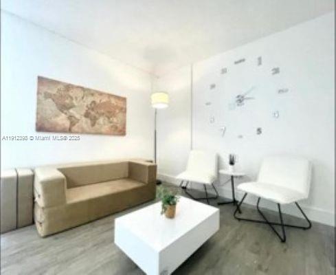   /   sq. ft. $ 2025-11-11 0 foto