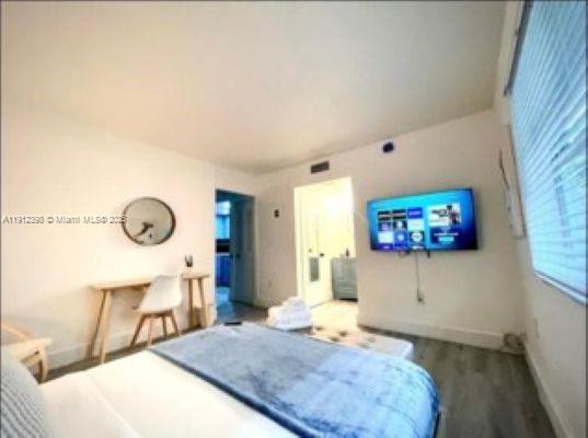   /   sq. ft. $ 2025-11-11 0 foto