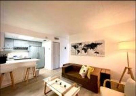   /   sq. ft. $ 2025-11-11 0 foto