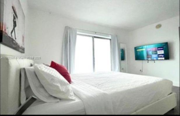   /   sq. ft. $ 2025-11-11 0 foto