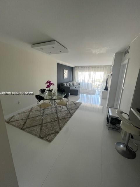 1825 1 / 2 762 кв.футов $ 2025-11-11 0 Фото