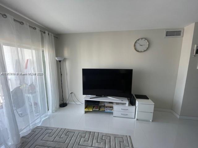 1825 1 / 2 762 кв.футов $ 2025-11-11 0 Фото