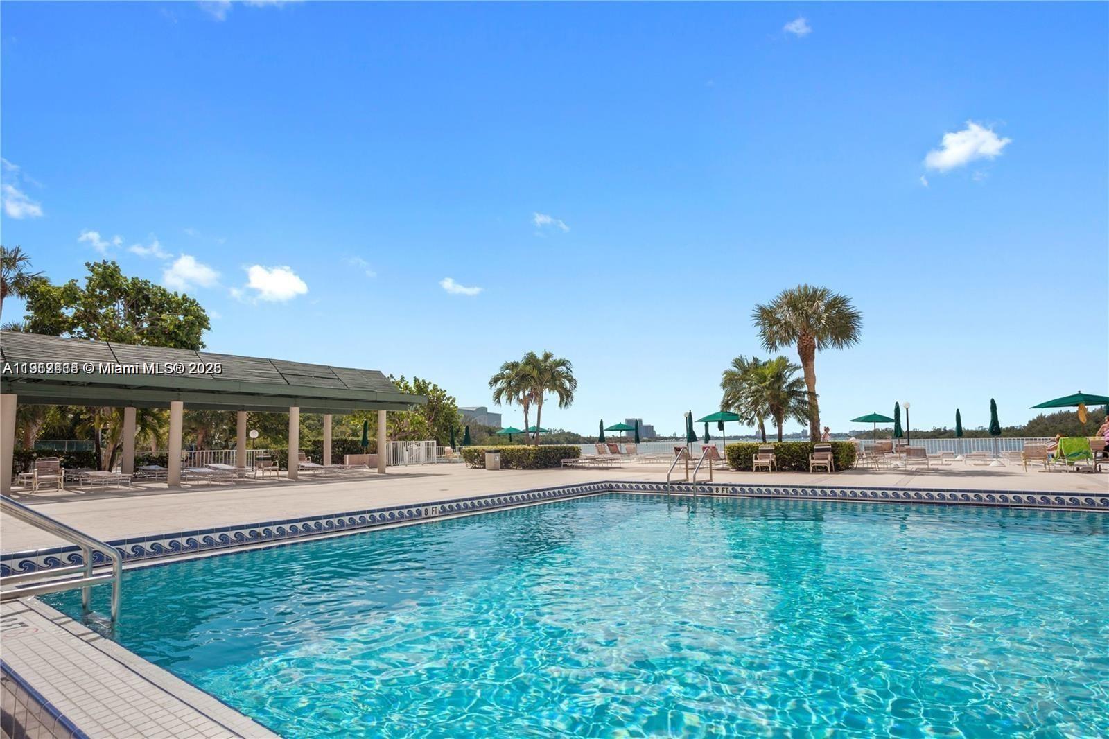 1825 1 / 2 762 кв.футов $ 2025-11-11 0 Фото