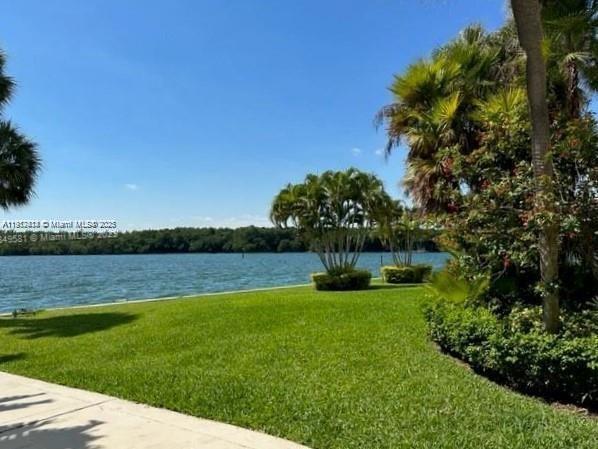 1825 1 / 2 762 кв.футов $ 2025-11-11 0 Фото