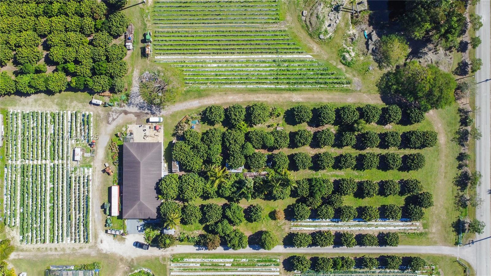   /   sq. ft. $ 2025-11-11 0 foto