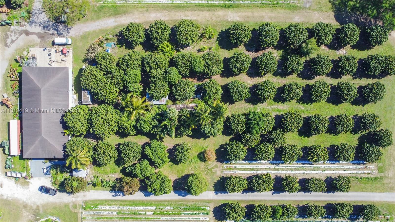   /   sq. ft. $ 2025-11-11 0 foto