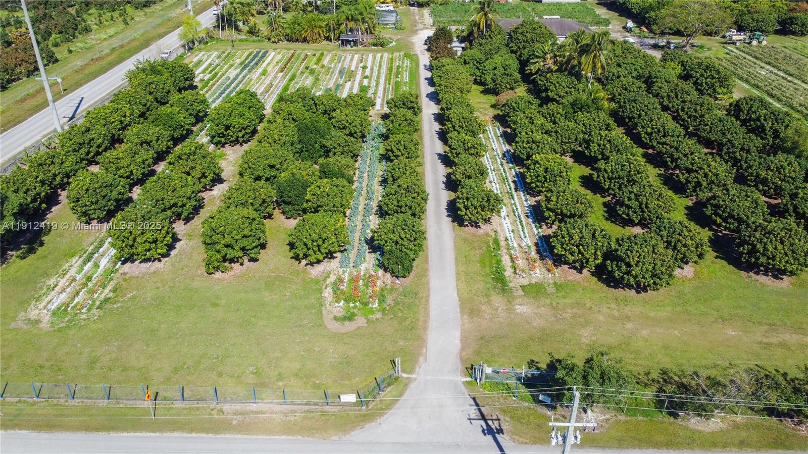   /   sq. ft. $ 2025-11-11 0 foto